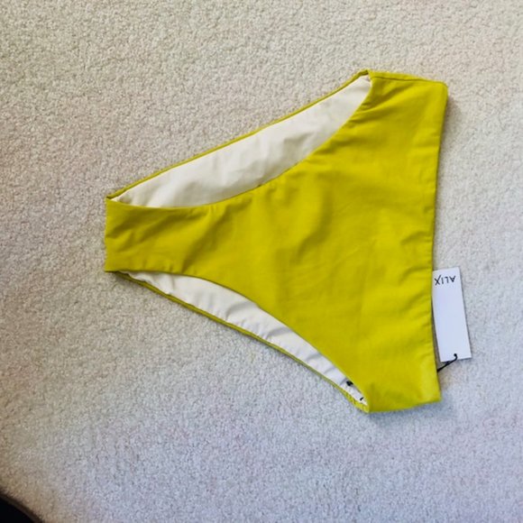 Bikini Bottom, NWT - Picture 13 of 13